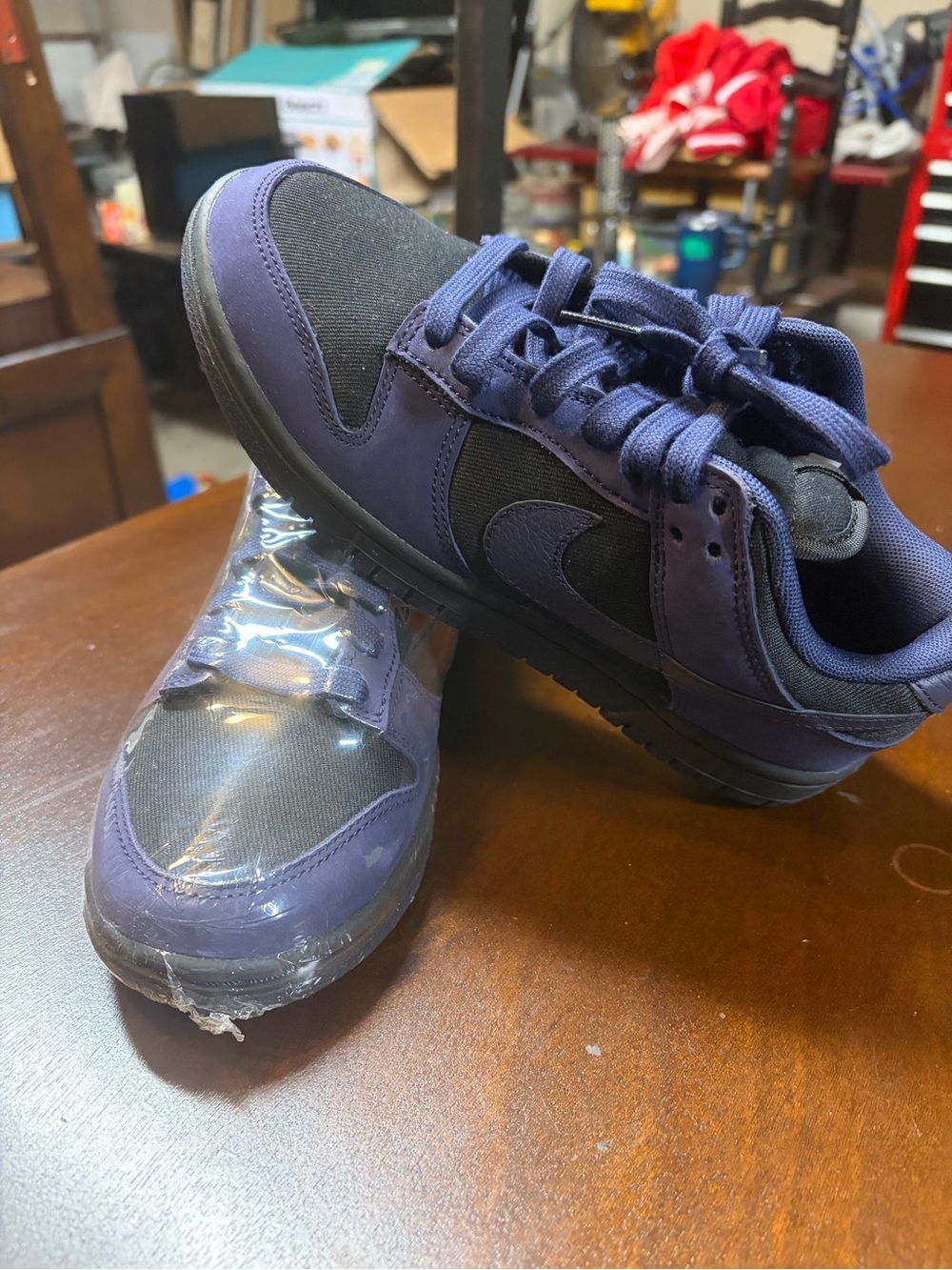 Nike Men's Black and Purple Low-Top Athletic Sneakers